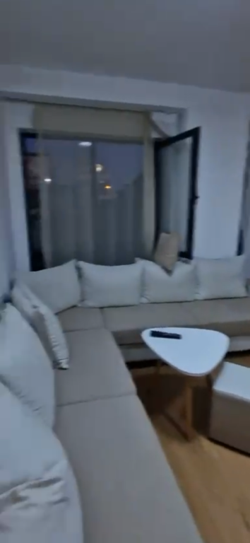 5 Maji jepet apartament me qera 3+1