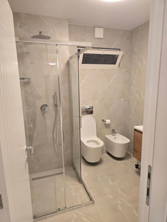 Affitto | Apartament 3 + 1 | Komuna e Parisit | 1200 €/mese
