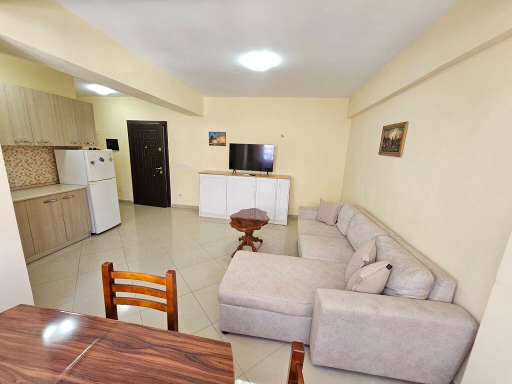 SHITET APARTAMENT 1+1 PRANE PALLATIT TE SPORTIT