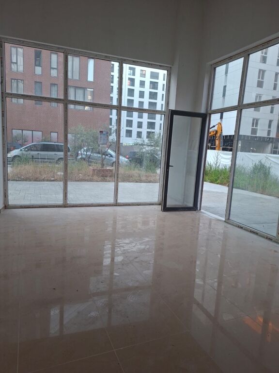 Space 60m2, at the new boulevard, 1000 euros