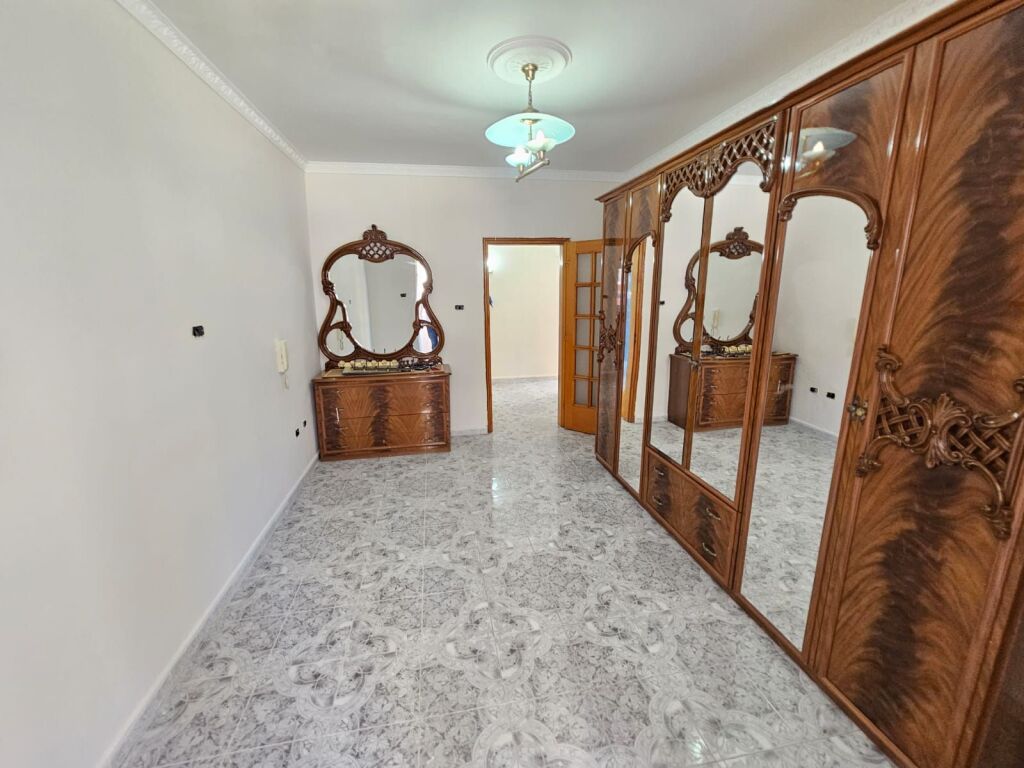 SHITET APARTAMENT 2+1 PRANE PALLATIT TE SPORTIT