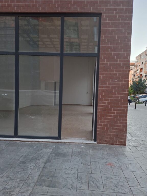 Space 60m2, at the new boulevard, 1000 euros