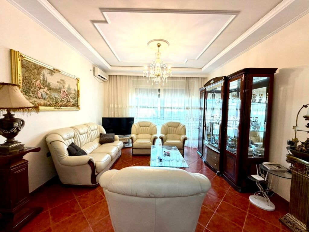 Shitet Apartament 2+1 me Pamje Deti - LungoMare, Vlore