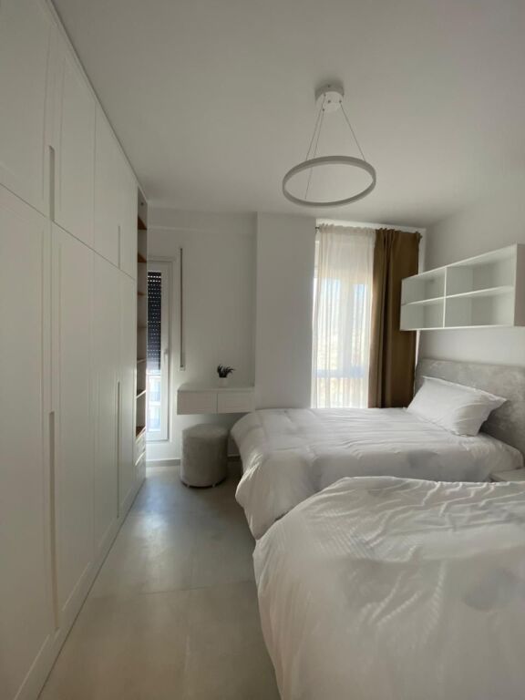 🏡 Apartament 2+1+2 me qira – Pazari i Ri