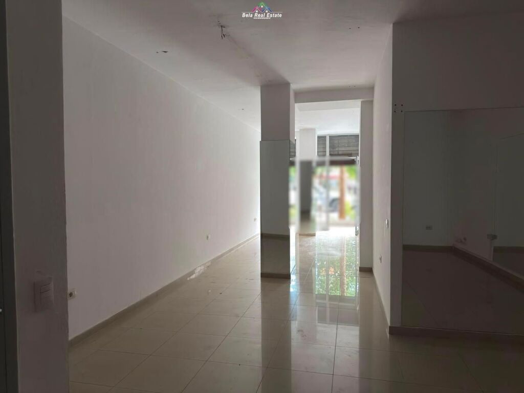 Dyqan Me Qera Tek Komuna e Parisit (ID BD21918) Tirane