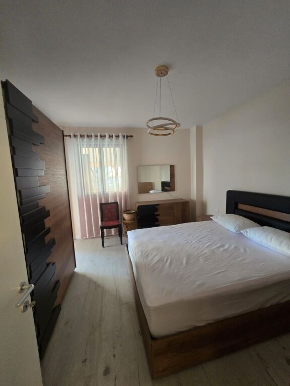 Affitto | Apartament 3 + 1 | Komuna e Parisit | 1200 €/mese