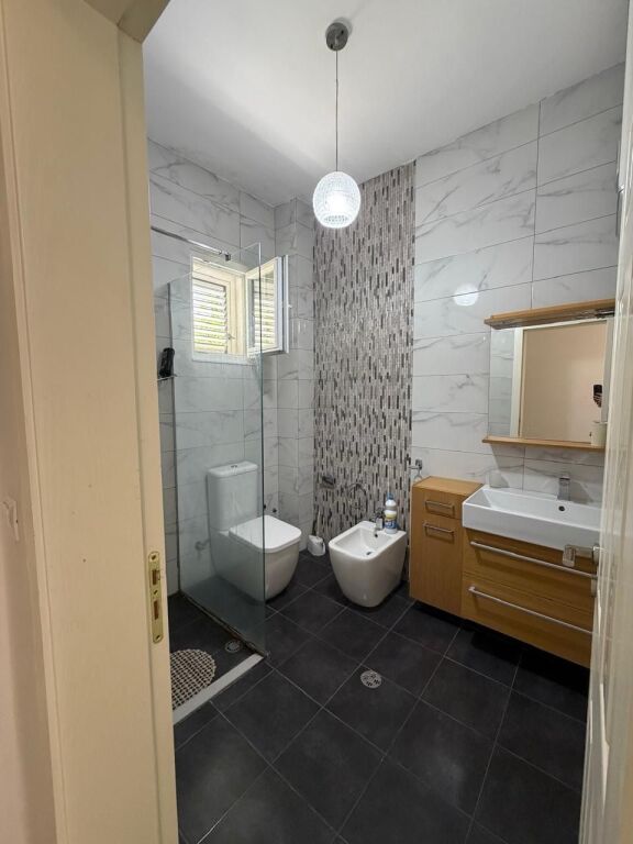 🏡 Casa privata in affitto 2+1 – Via Jordan Misja