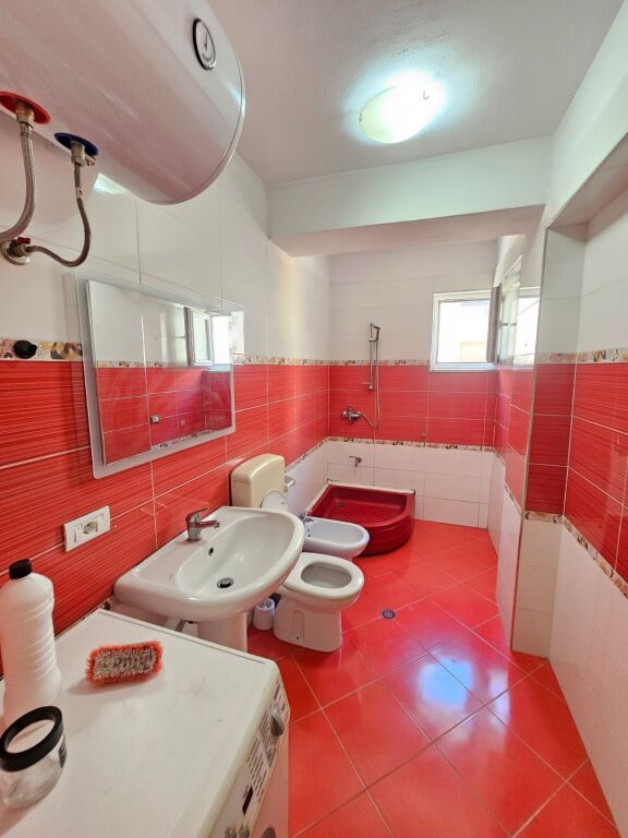 SHITET APARTAMENT 1+1 PRANE PALLATIT TE SPORTIT