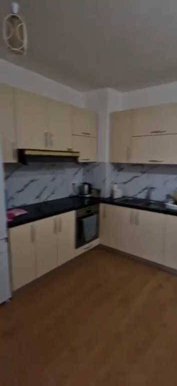 5 Maji jepet apartament me qera 3+1