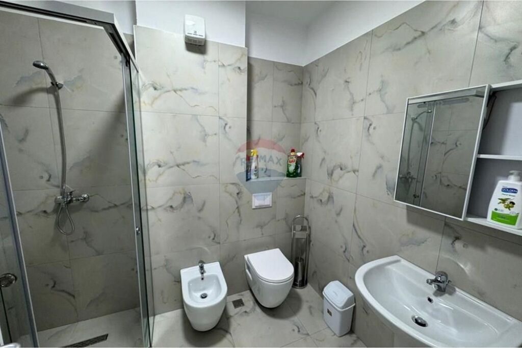 Apartament 2+1+2 per qira, Pazari i RI.