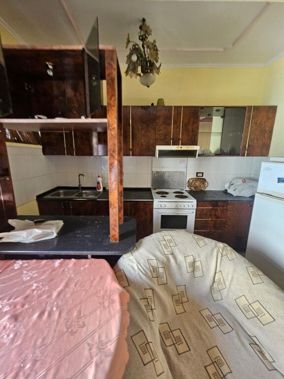 🏡 SHITET APARTAMENT 1+1 NË QENDËR TË DURRËSIT – PRANË GJYKATËS