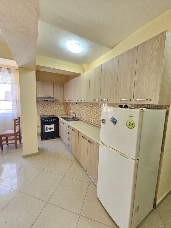 SHITET APARTAMENT 1+1 PRANE PALLATIT TE SPORTIT