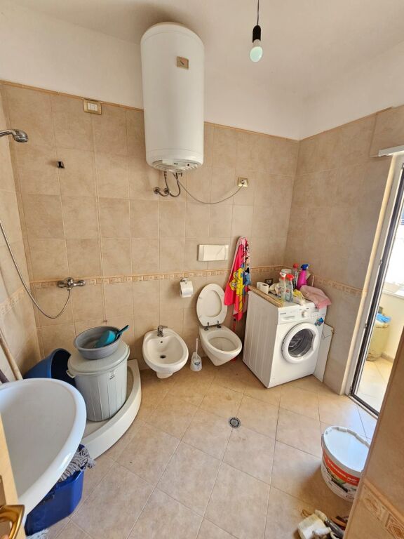 🏡 SHITET APARTAMENT 1+1 NË PLAZH, PRANE RROTES KUQE