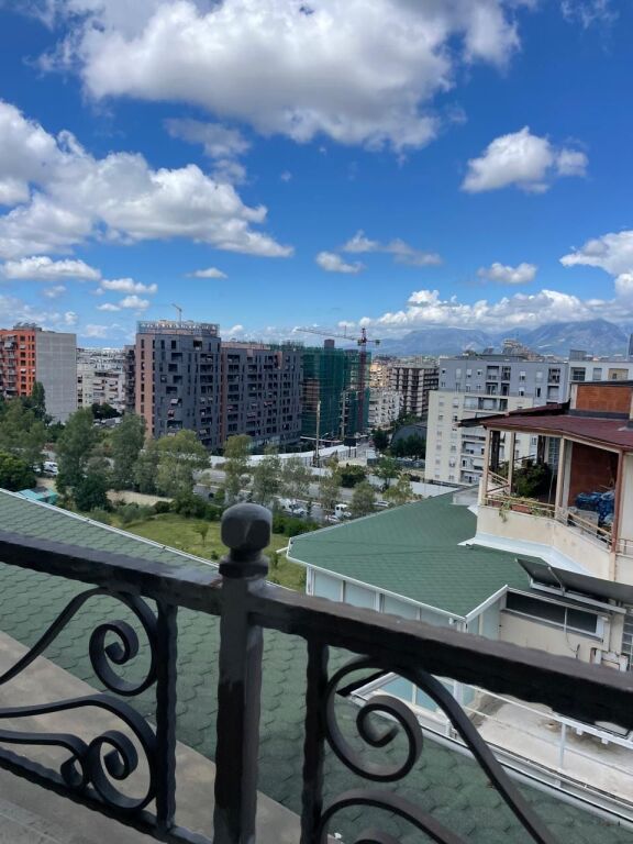 2+1, con veranda vuota giardino botanico, 800 eueo