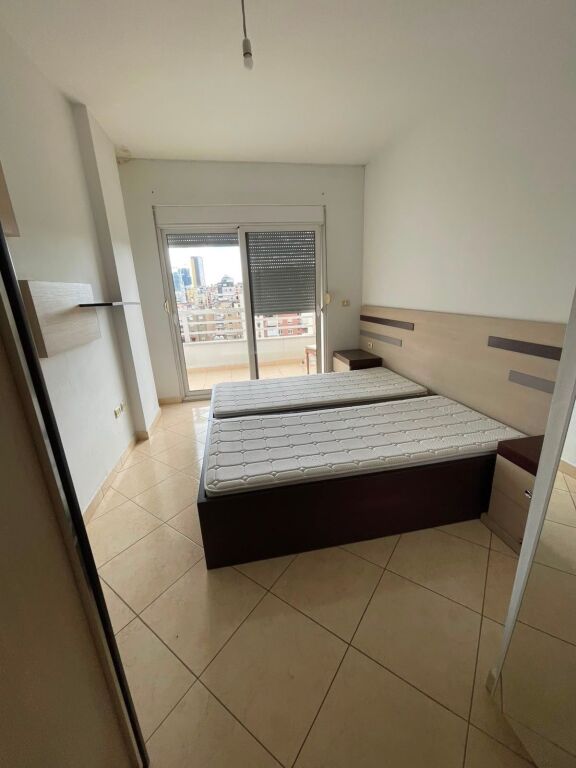 Jepet Me Qera Apartament 2+1+2 Ballkone