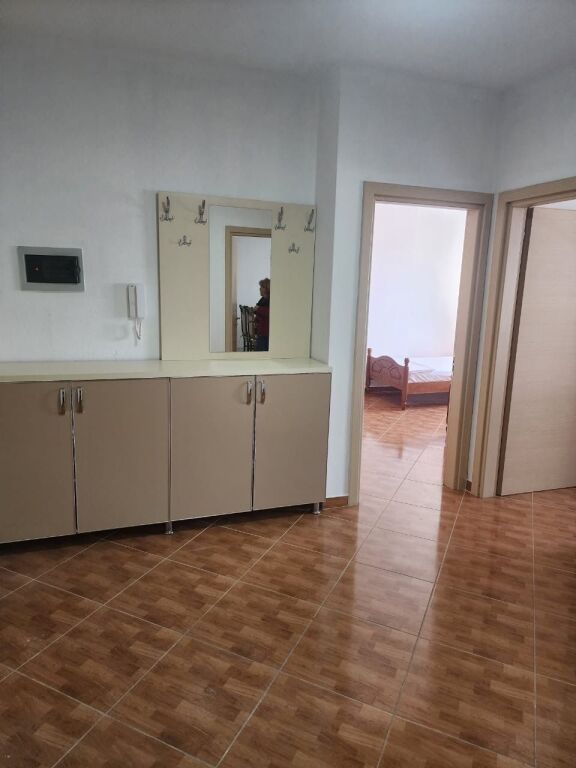 🏠Appartamento 2+1 in affitto annuale a Transballkanike, Vlore📍
