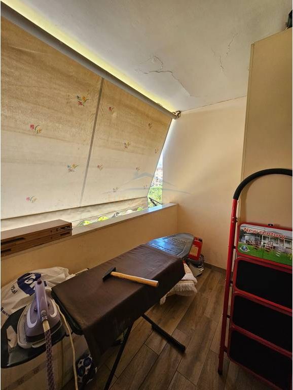 Shitet, Apartament 2+1, Laprake, Tiranë.