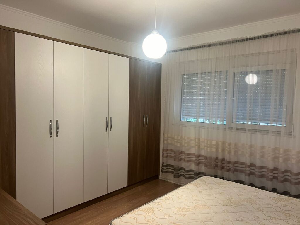 Appartamento in affitto 3+1 - 📍Kodra Diellit, via Bill Klinton, vicino all'asilo Sirena