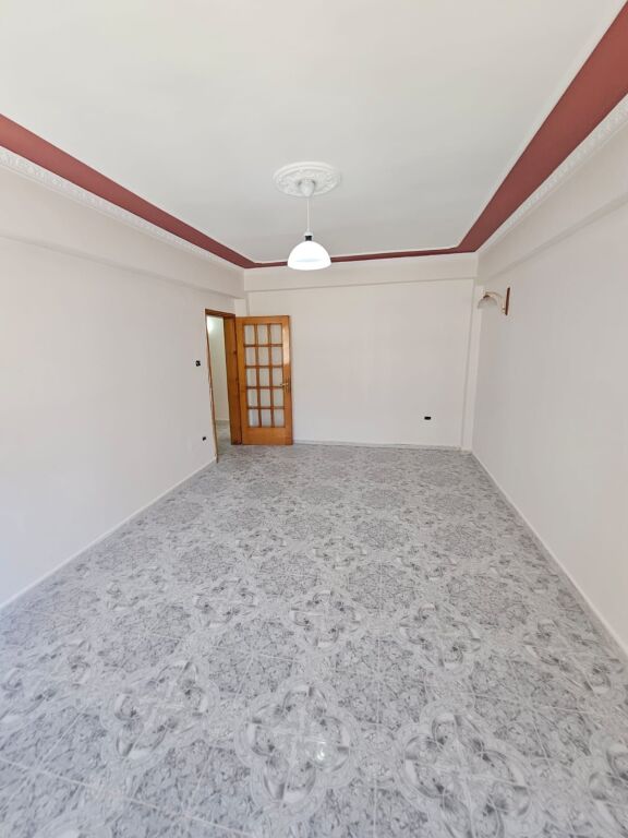 SHITET APARTAMENT 2+1 PRANE PALLATIT TE SPORTIT