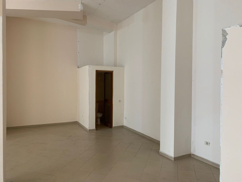 Business premises in Astir