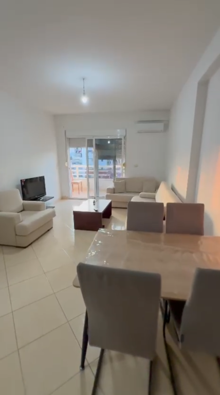 🏡 Jepet me qira apartament 2+1+2 📍 Tek Shkolla e Kuqe, Rr. Riza Cerova