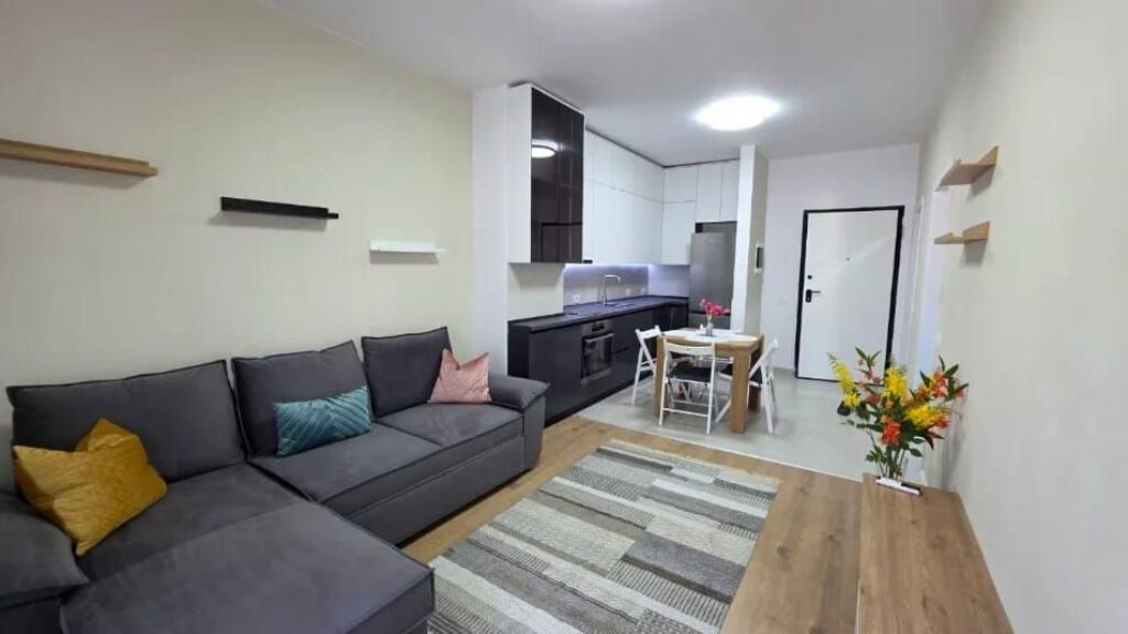 Jepet Me Qera Apartament 1+1+1 Ballkon