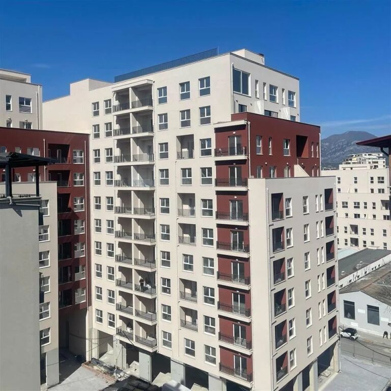 APARTAMENT NE SHITJE 2+1 TE KOMPLEKSI AURA