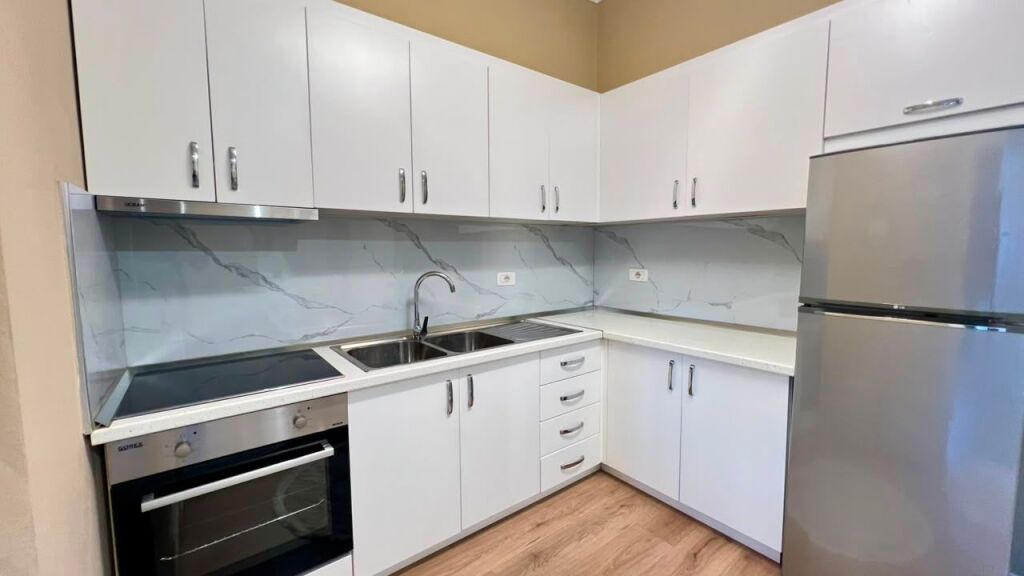 For Rent: Premium 1+1 Apartment + 1 Garage 🅿️📍 Botanical Garden (Near the Mosque) – 4th Floor – 70m² – 70,000 ALL/Month || Never Lived In Before, 100% Brand New ✨️