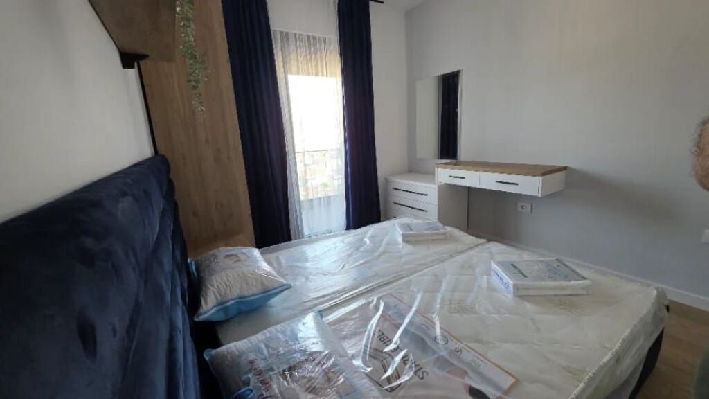 Jepet Me Qera Apartament 1+1+1 Ballkon