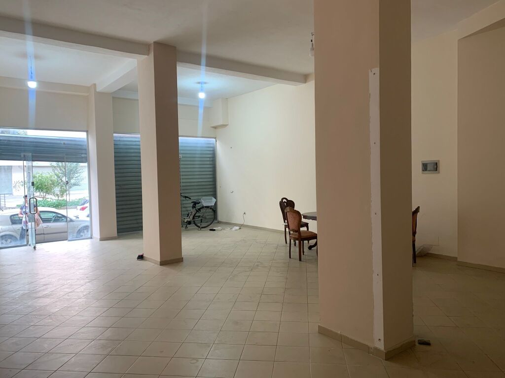 Business premises in Astir