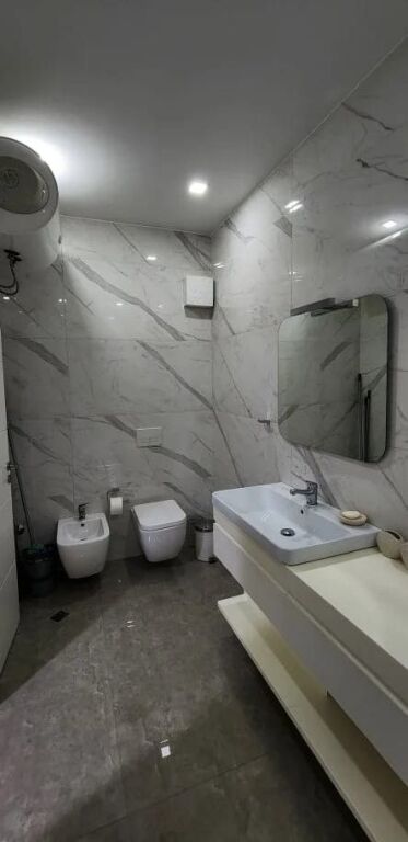 Jepet Me Qera Apartament 1+1+1 Ballkon