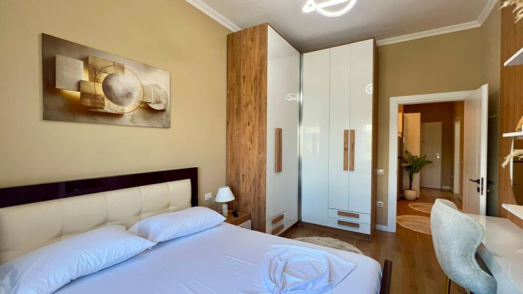 For Rent: Premium 1+1 Apartment + 1 Garage 🅿️📍 Botanical Garden (Near the Mosque) – 4th Floor – 70m² – 70,000 ALL/Month || Never Lived In Before, 100% Brand New ✨️