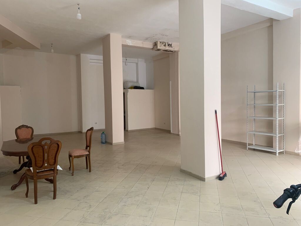Business premises in Astir