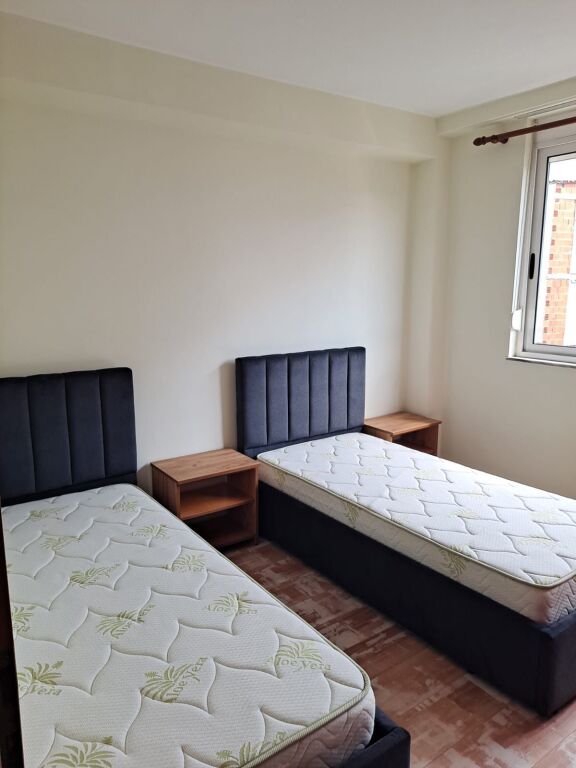 Jepet me qira apartament 2+1+1 tualet 550 Mije leke