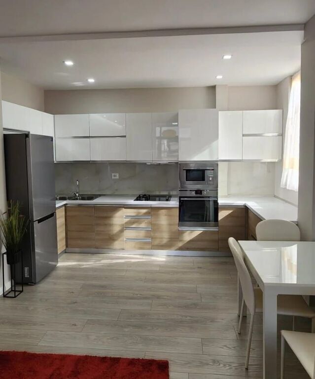 Jepet Me Qera Apartament 1+1+1 Ballkon