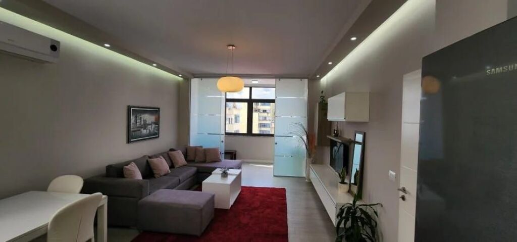 Jepet Me Qera Apartament 1+1+1 Ballkon