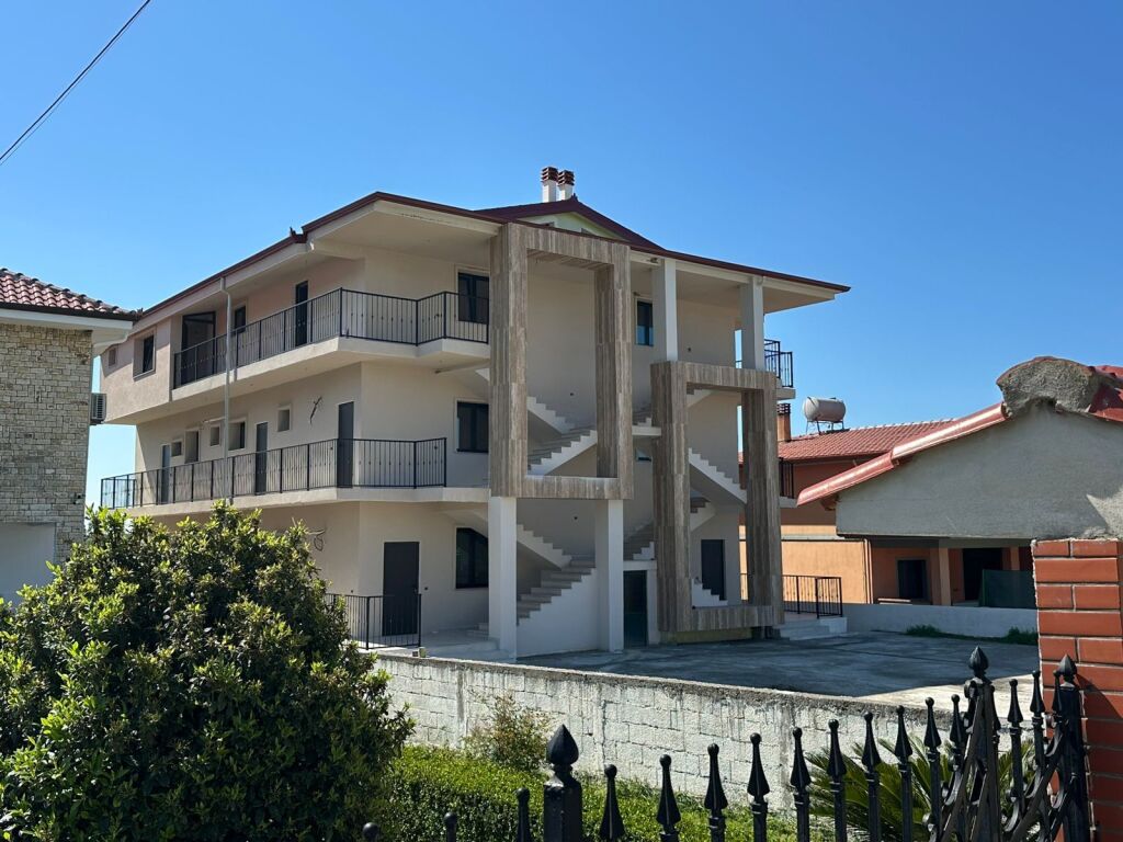 Spille Residence,garsoniere per shitje ne plazhin e mrekullueshem te Spillese