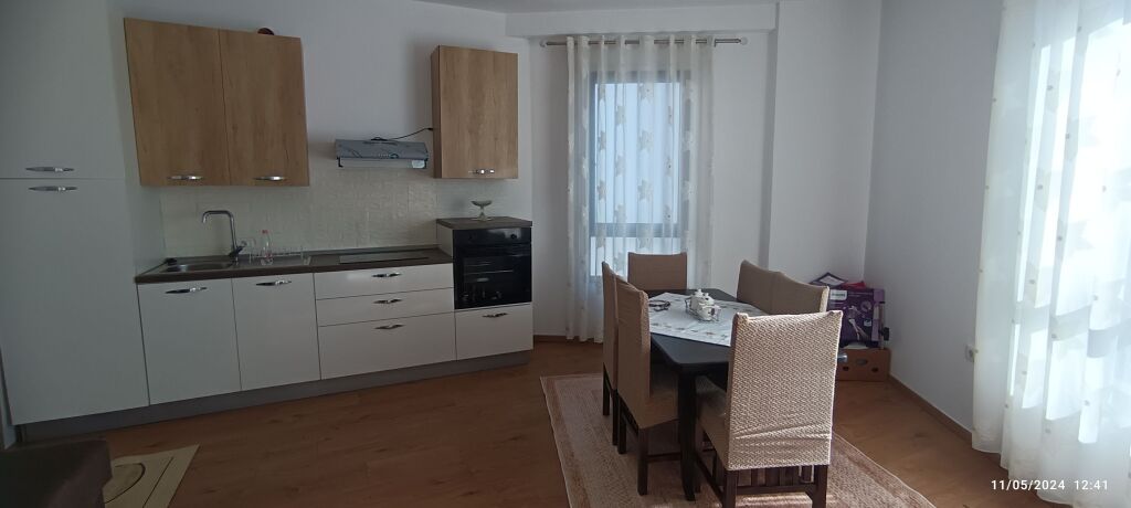 Apartament me qera 1+1