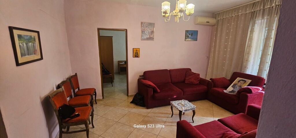 Shitet apartament 3+1 tek mozaiku