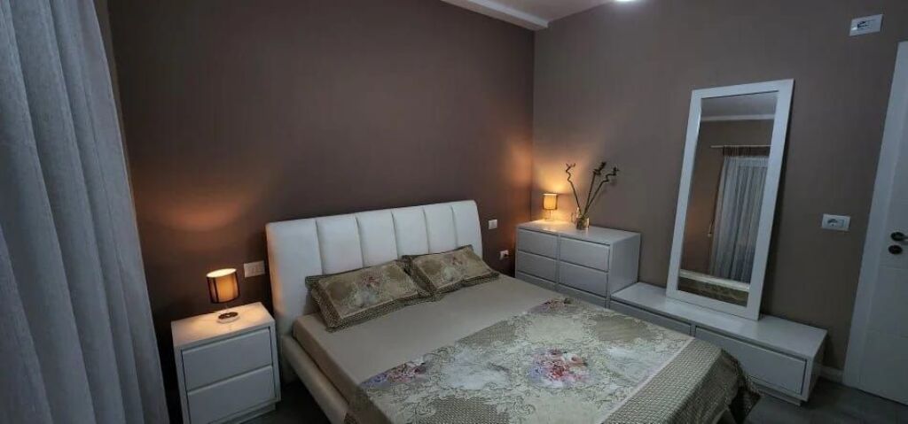 Jepet Me Qera Apartament 1+1+1 Ballkon