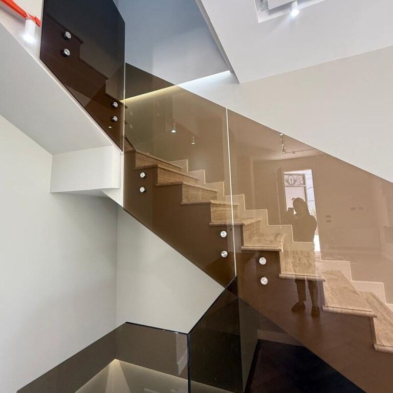🏡 Vila Moderne me Pishinë për Qira – Rolling Hills Residence ✨🌿