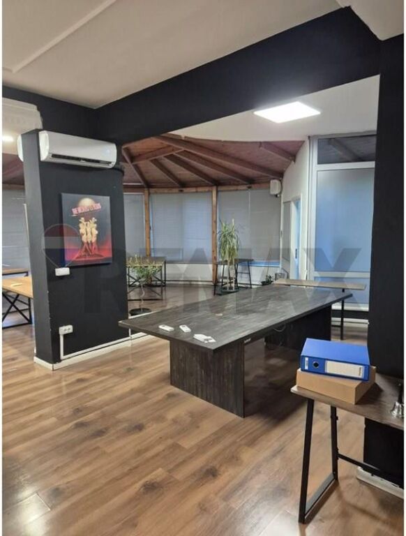 Office for rent Kavaja Street, Globe