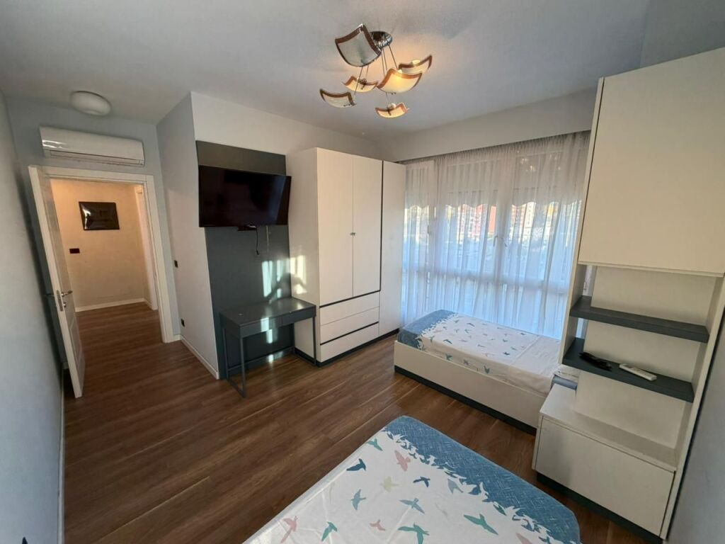 🏡 Duplex 3+1 apartment for rent in the 5 Maj area 💰 70,000 lekë /month