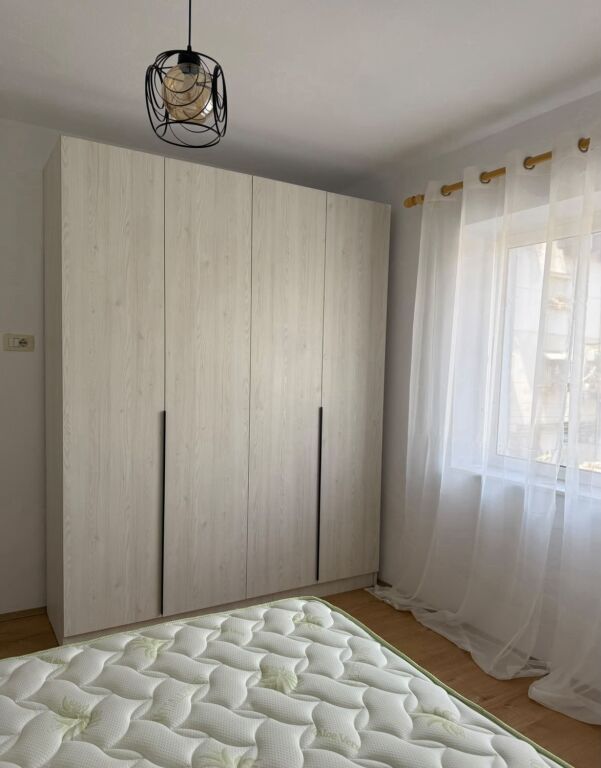 Jepet me qira apartament 1+1 në Rrugën Bardhyl 480 Mije Leke