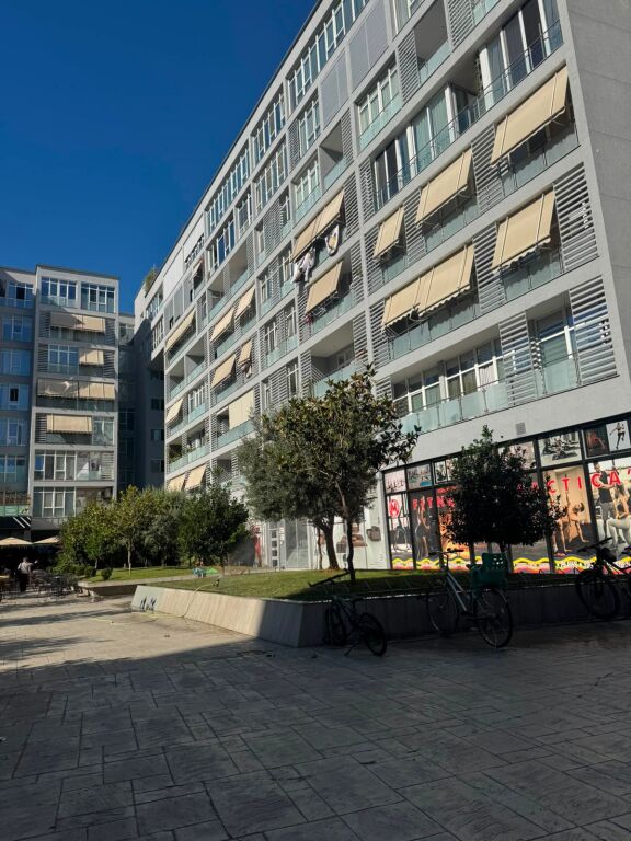 EKSKLUZIVE!! Apartament 3+1 per shitje tek Komuna e Parisit, KIK2