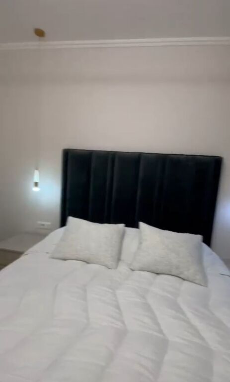 Jepet  me qera apartament  2 +1+2  Kristal centërr