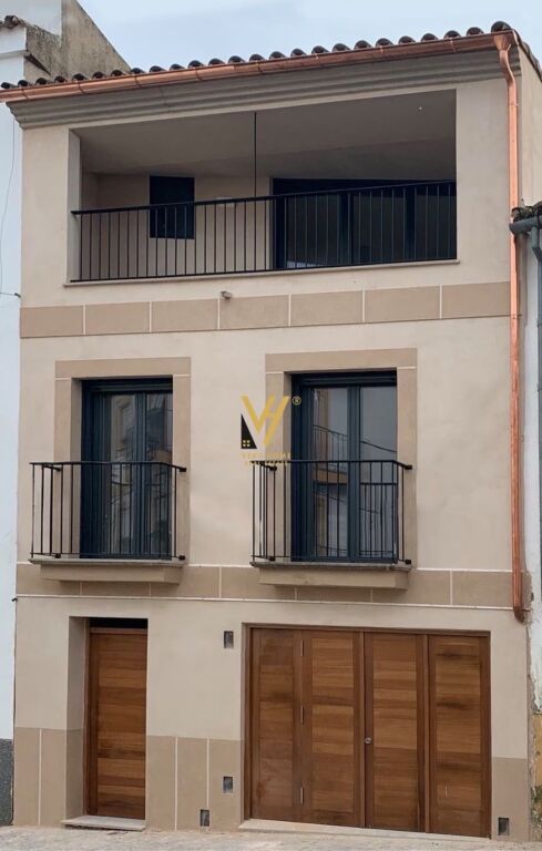 PRIVATE BUILDING FOR RENT AT SELVIA 1,600 EURO