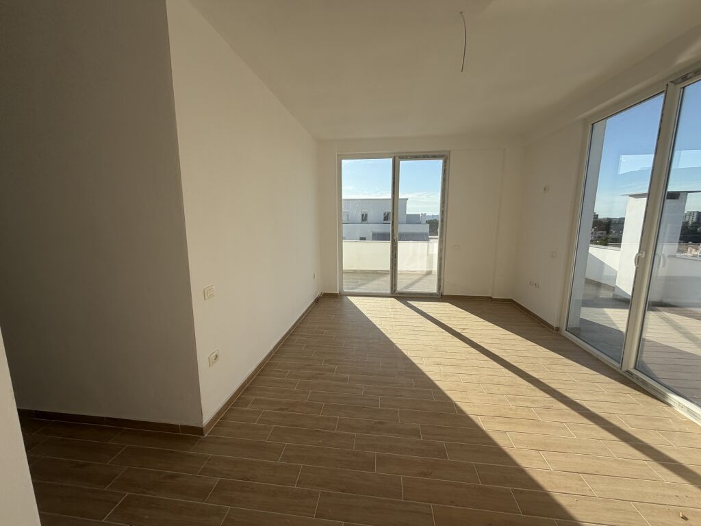 2+1,i perfunduar,afer urban gate astir,152.000 leke