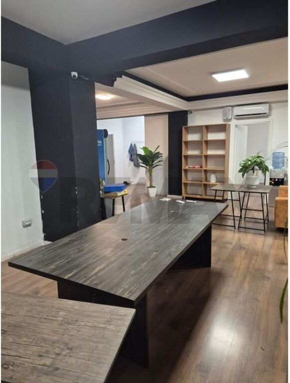 Office for rent Kavaja Street, Globe