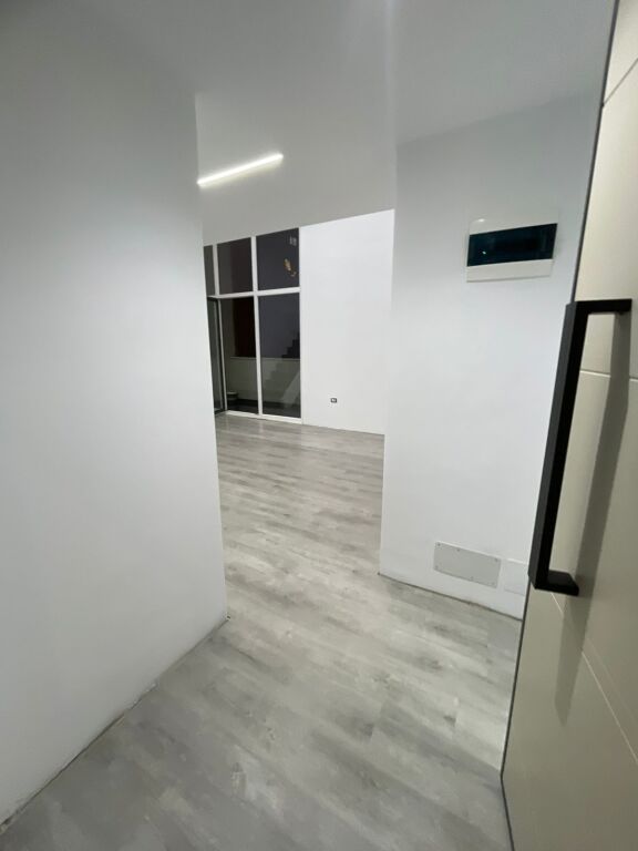 Business premises for rent, Golden Park